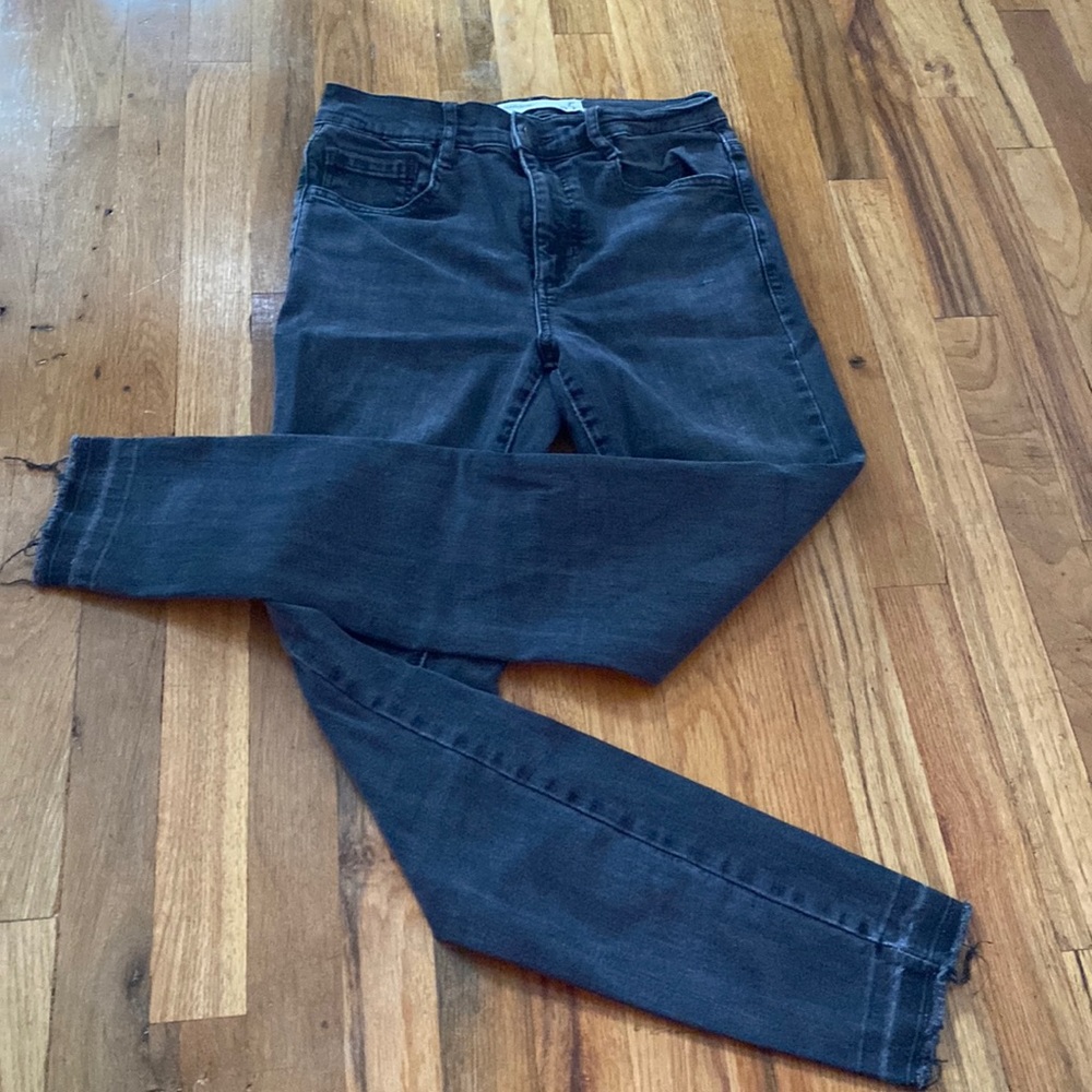 Garage Black distressed jeans size 5